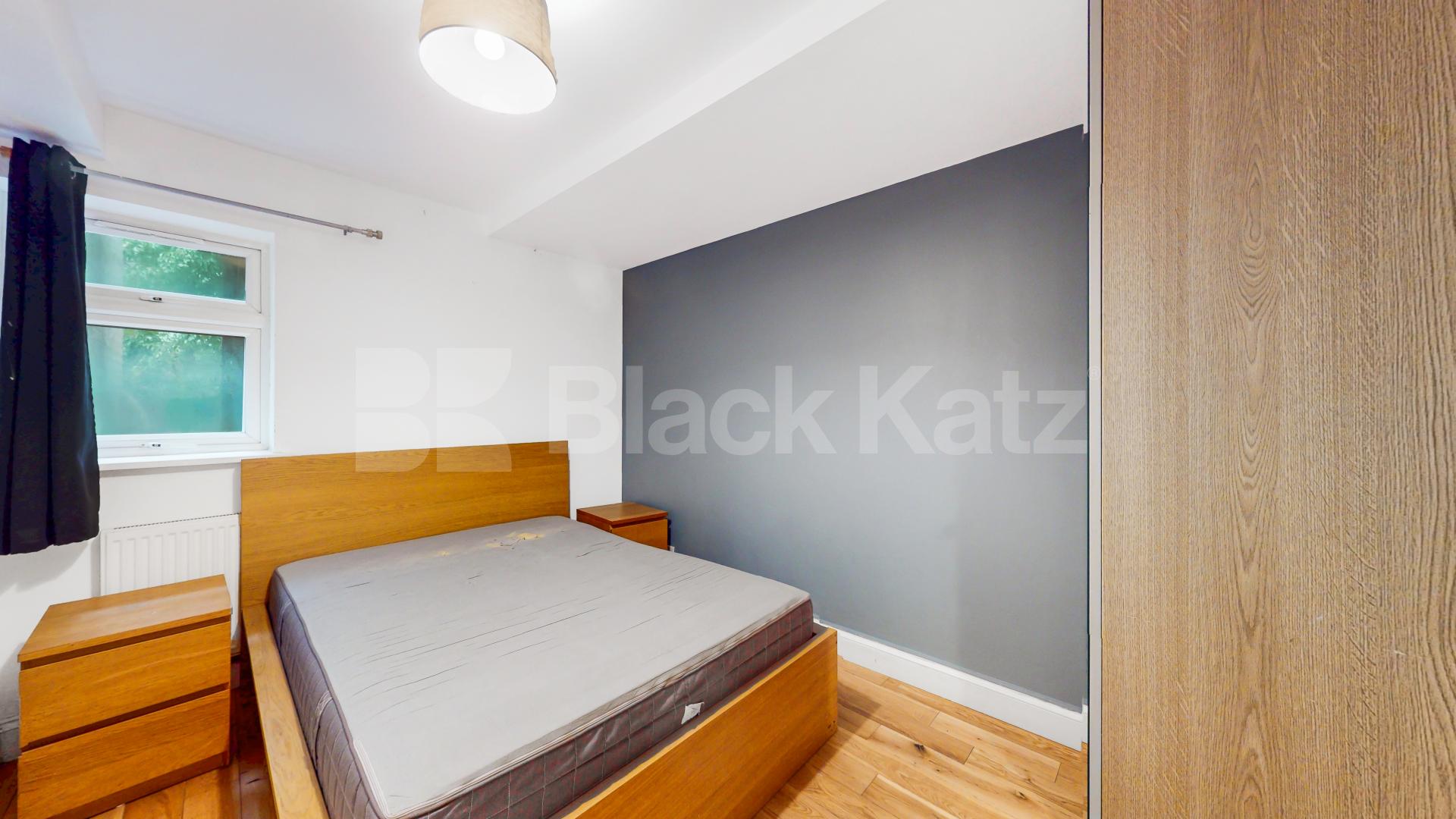 Stylish 3 Bedroom Flat on Quiet Residential Street Rochester Road, Camden